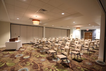 Holiday Inn Morgantown - University Area By Ihg,North Hills>>Morgantown,3 star