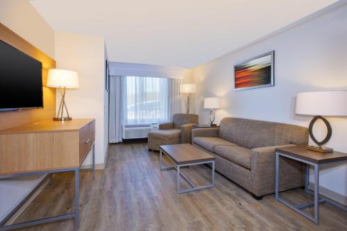 holiday inn morgantown university area by ihg