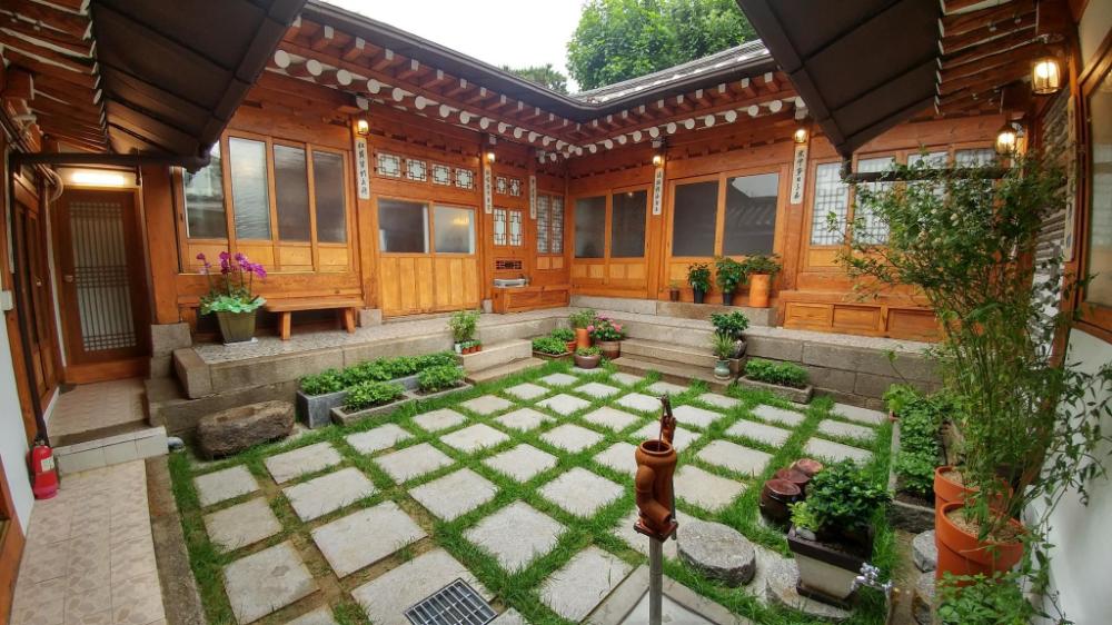 so hyeon dang hanok guesthouse