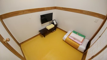 so hyeon dang hanok guesthouse