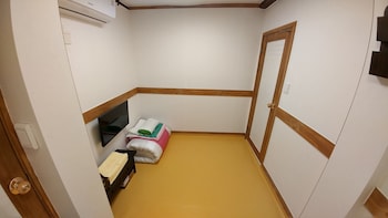 so hyeon dang hanok guesthouse