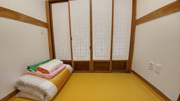 so hyeon dang hanok guesthouse