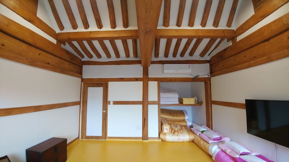 so hyeon dang hanok guesthouse