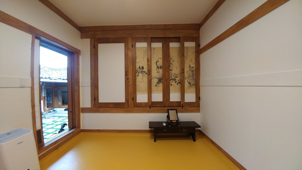 so hyeon dang hanok guesthouse