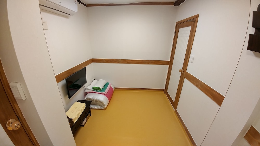 so hyeon dang hanok guesthouse