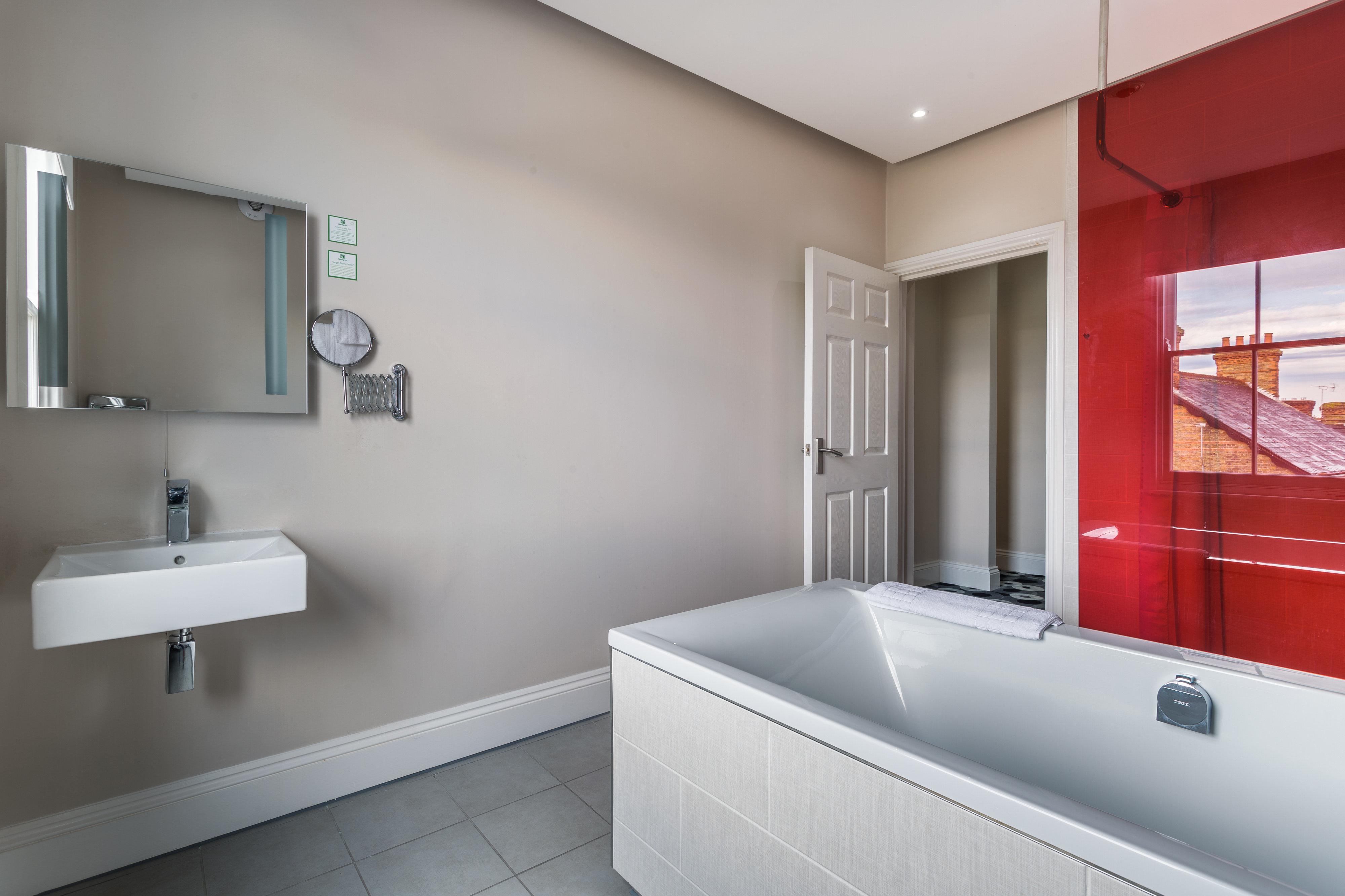 holiday inn sittingbourne by ihg