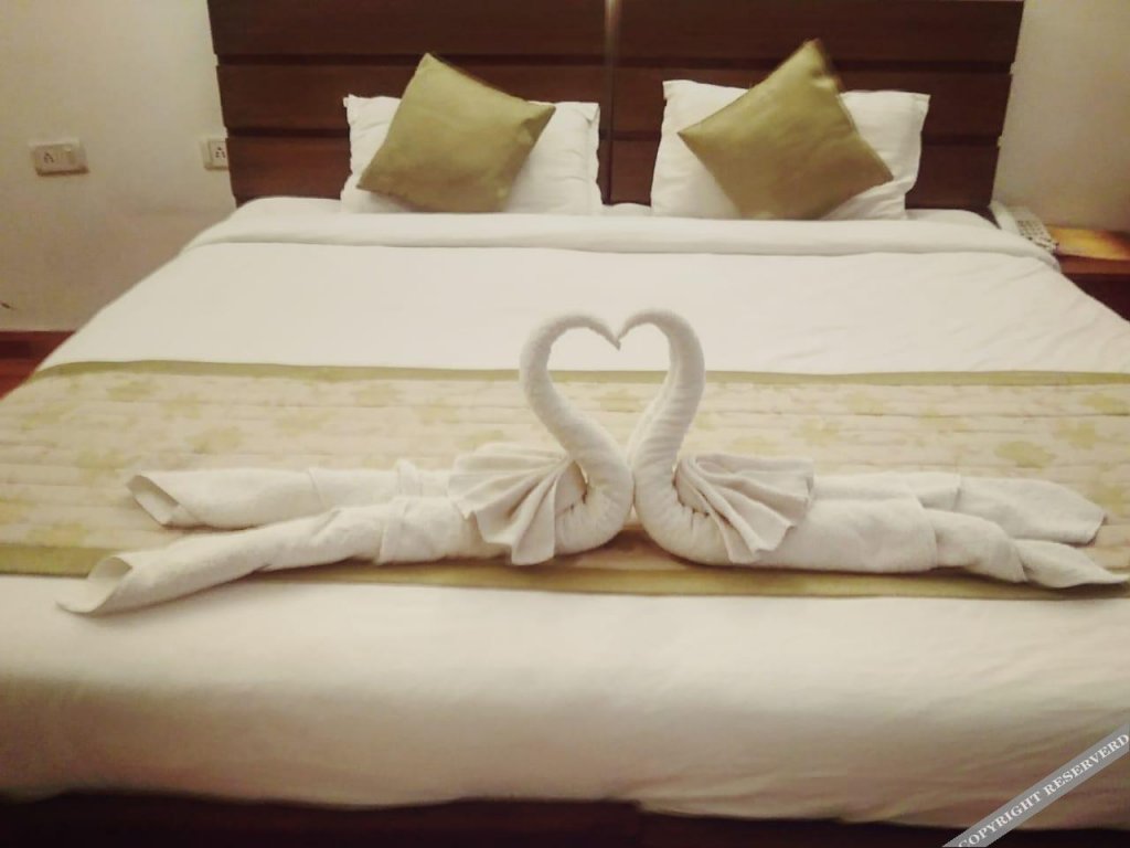 Modi Hotel & Resorts,Railway Station Road,2 star