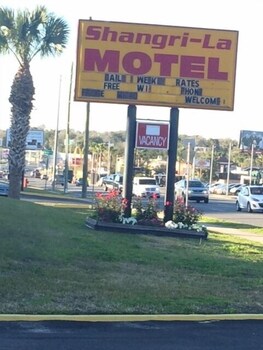 shangri la motel