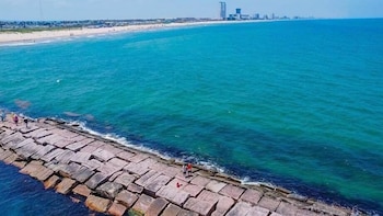 beach resort at south padre island an ihg hotel