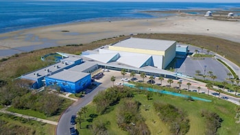 beach resort at south padre island an ihg hotel