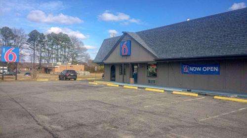 Motel 6 Newport News, Va - Fort Eustis,,2 star