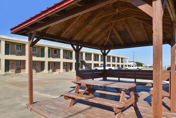 howards inn motel