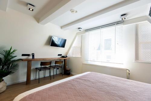 quentin hotel golden bear