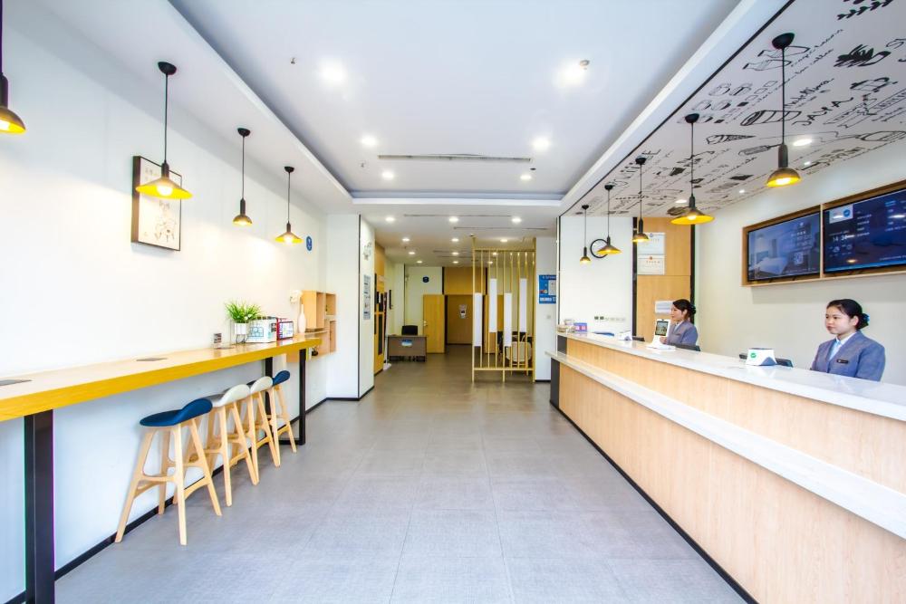 hanting hotel tongxiang xiaochang dong road