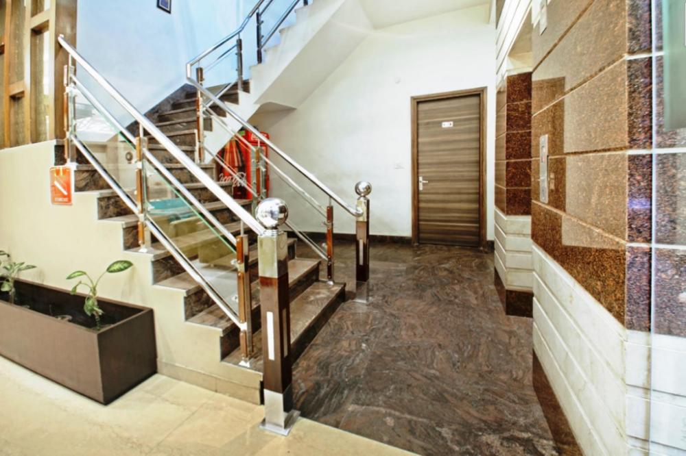 oyo 1977 hotel grand galaxy