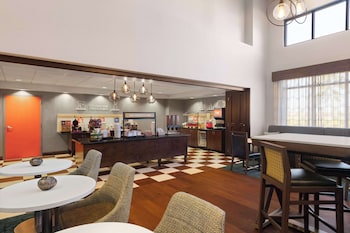 hampton inn and suites savannah airport