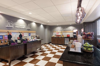 hampton inn and suites savannah airport