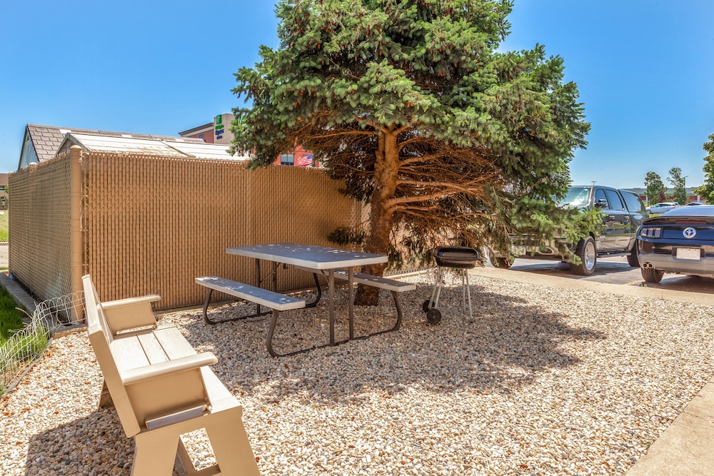 days inn by wyndham sturtevant racine mount pleasant