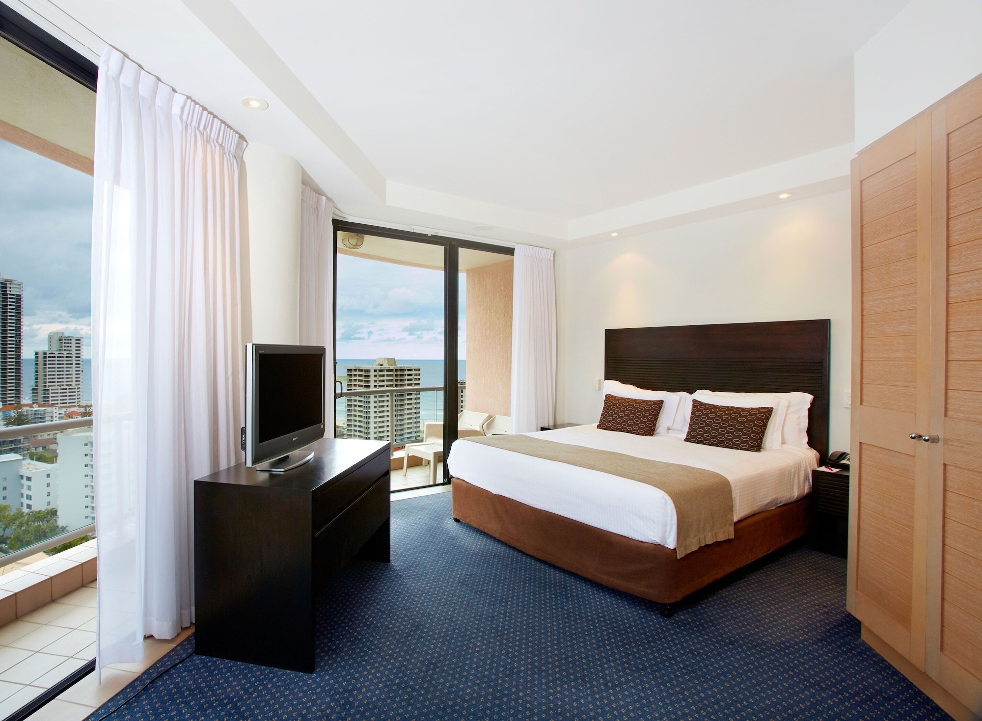 crowne plaza surfers paradise by ihg