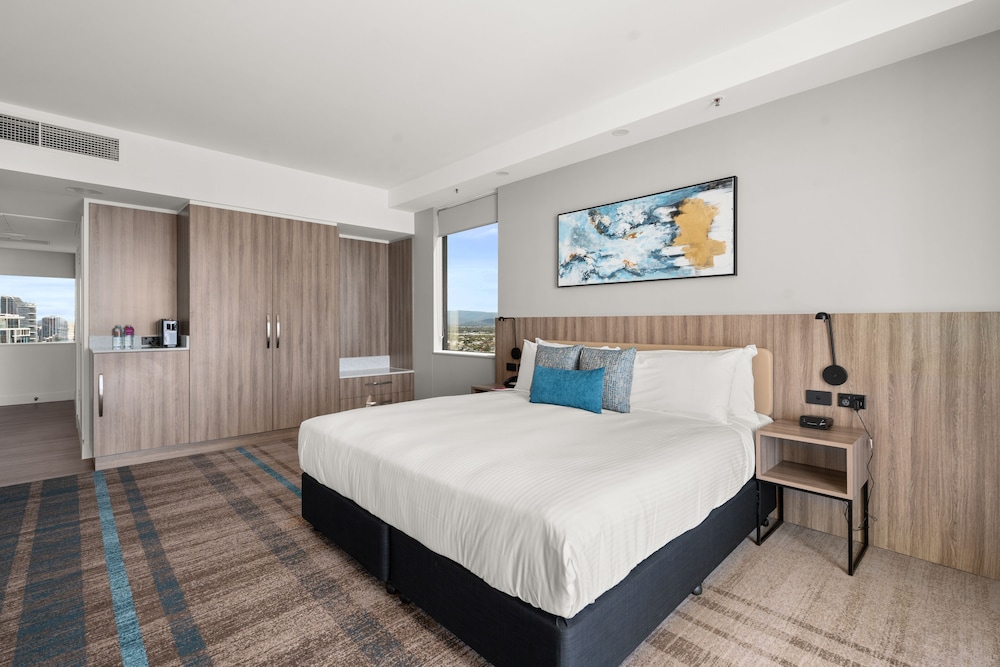 crowne plaza surfers paradise by ihg