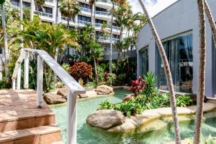 crowne plaza surfers paradise by ihg