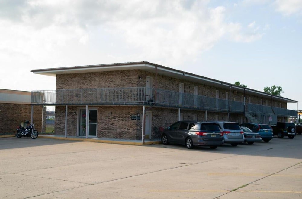 marshall lodge by oyo hwy 65
