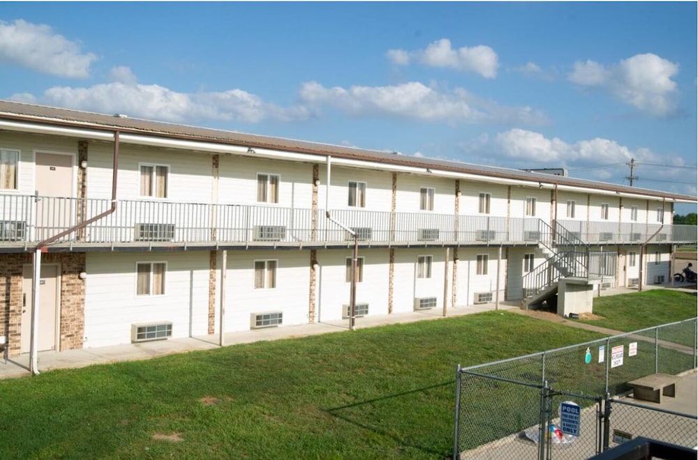 marshall lodge by oyo hwy 65