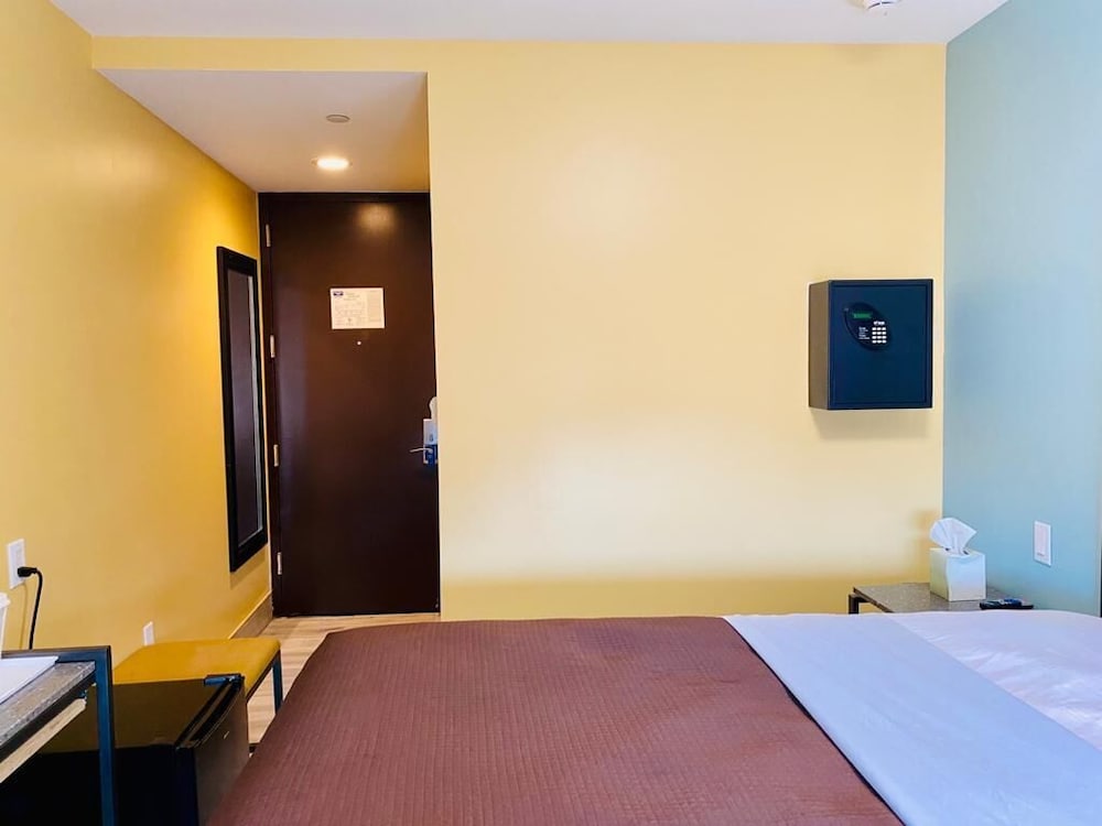 rodeway inn near jfk airport