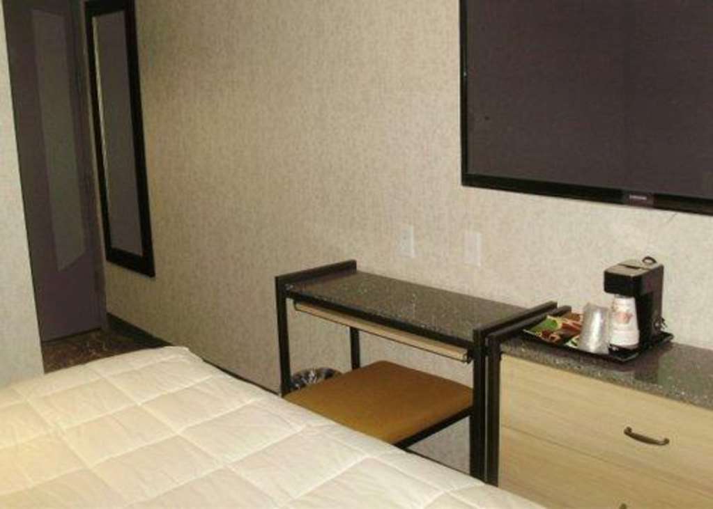 rodeway inn near jfk airport