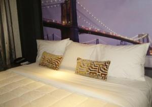 rodeway inn near jfk airport