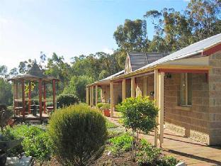 riesling trail and clare valley cottages