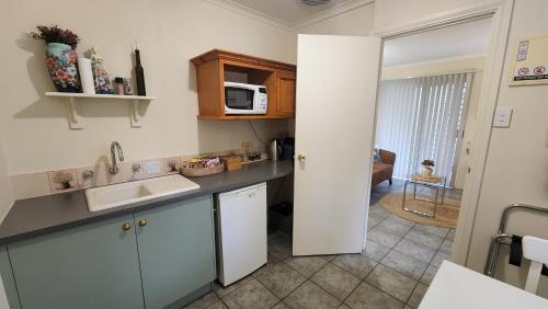 riesling trail and clare valley cottages