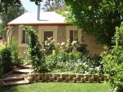 riesling trail and clare valley cottages