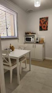 riesling trail and clare valley cottages