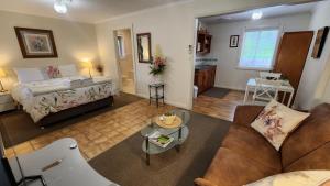 riesling trail and clare valley cottages