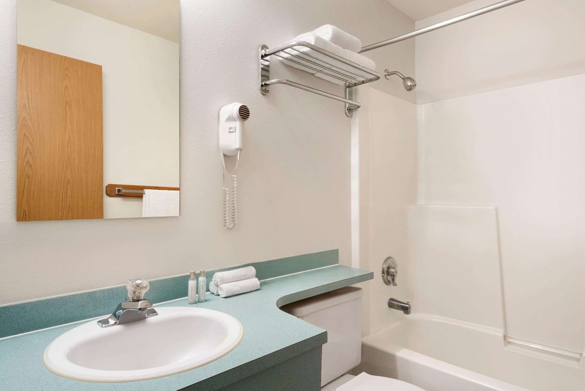 Travelodge By Wyndham Mcbride,,2 star