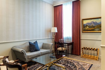 monarch hotel