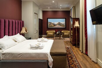 monarch hotel