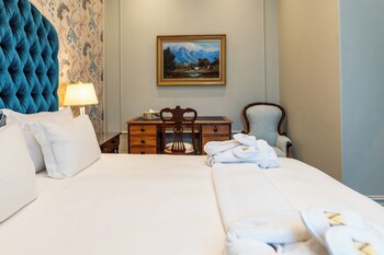 monarch hotel
