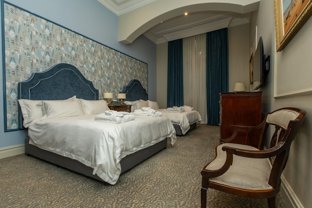 monarch hotel
