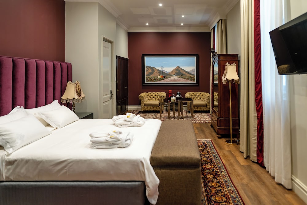 monarch hotel