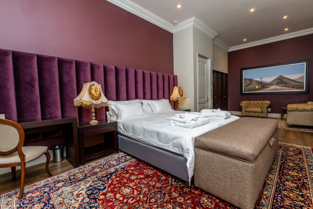 monarch hotel