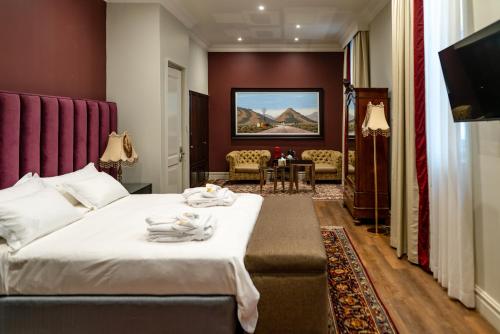 monarch hotel