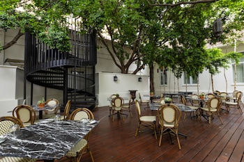 monarch hotel