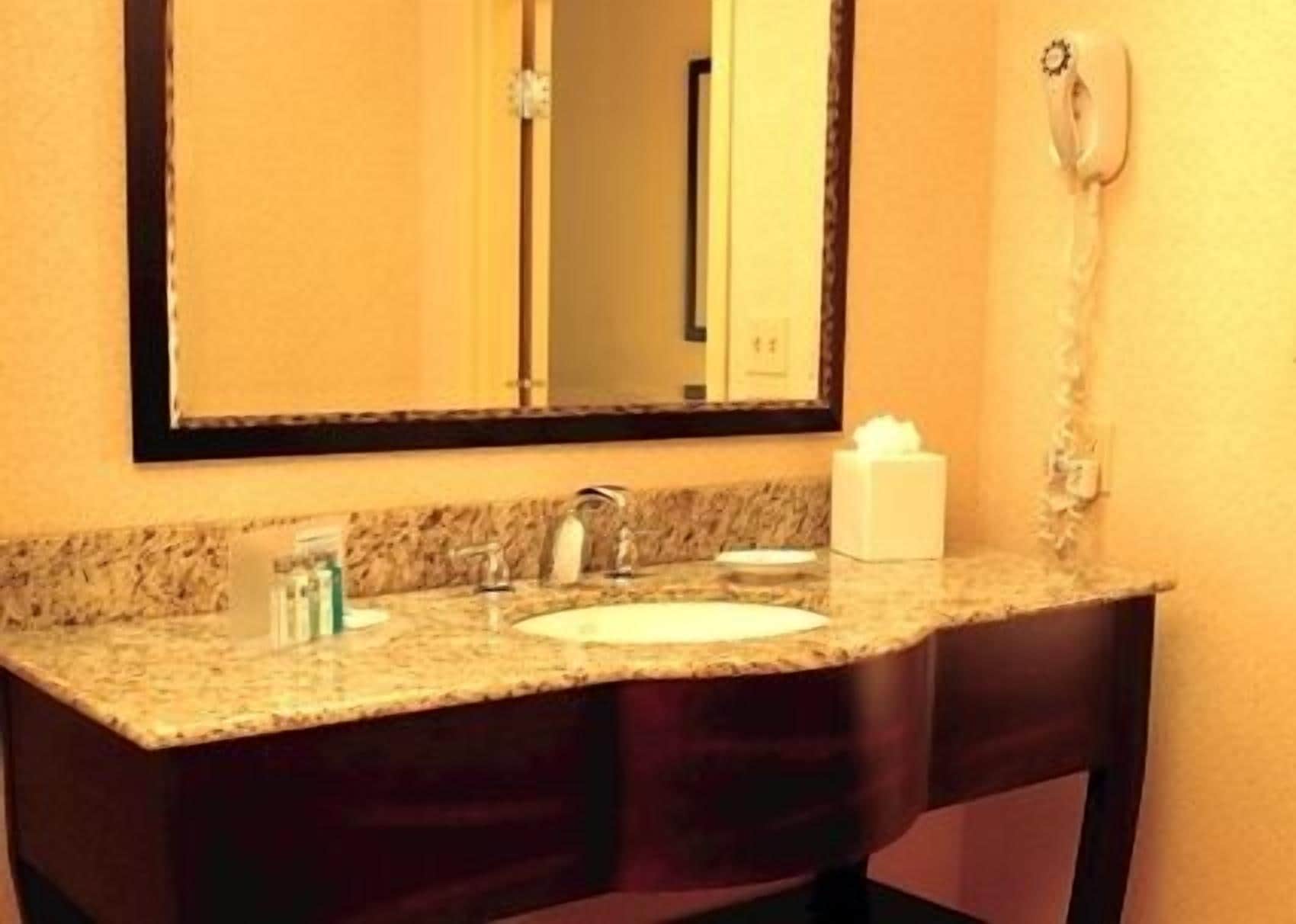 hampton inn by hilton lloydminster