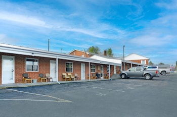 knob hill motor lodge hillsville