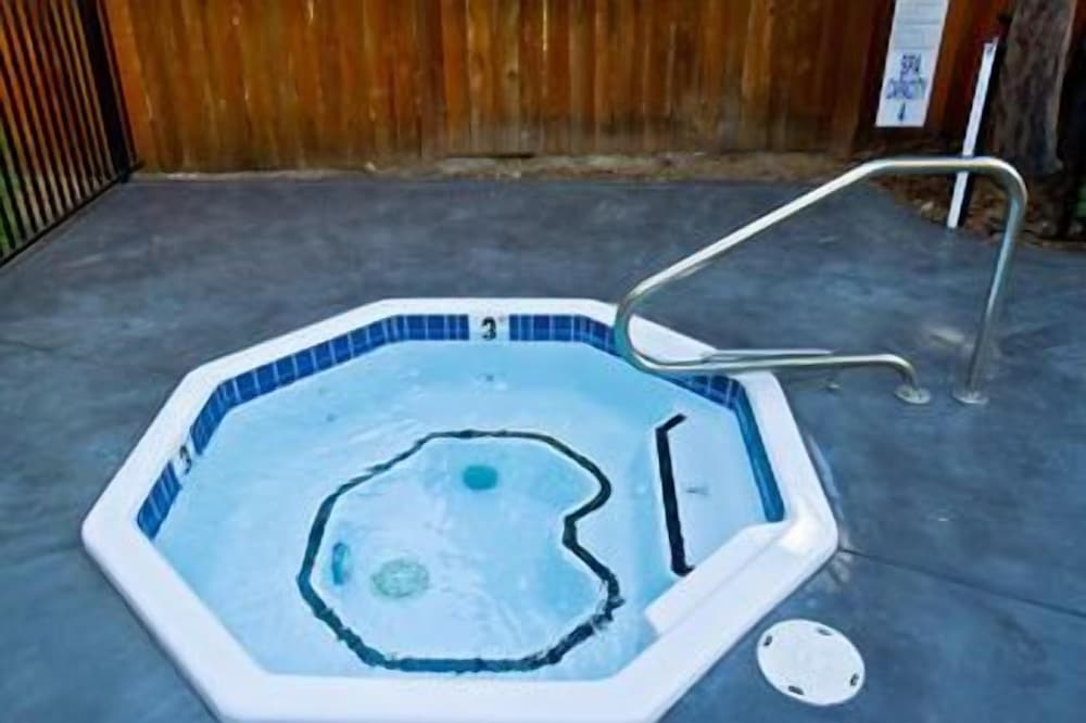 north lake lodges and villas