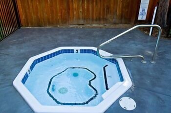 north lake lodges and villas