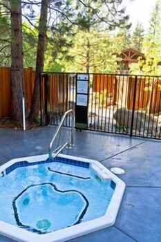 north lake lodges and villas