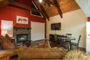 north lake lodges and villas